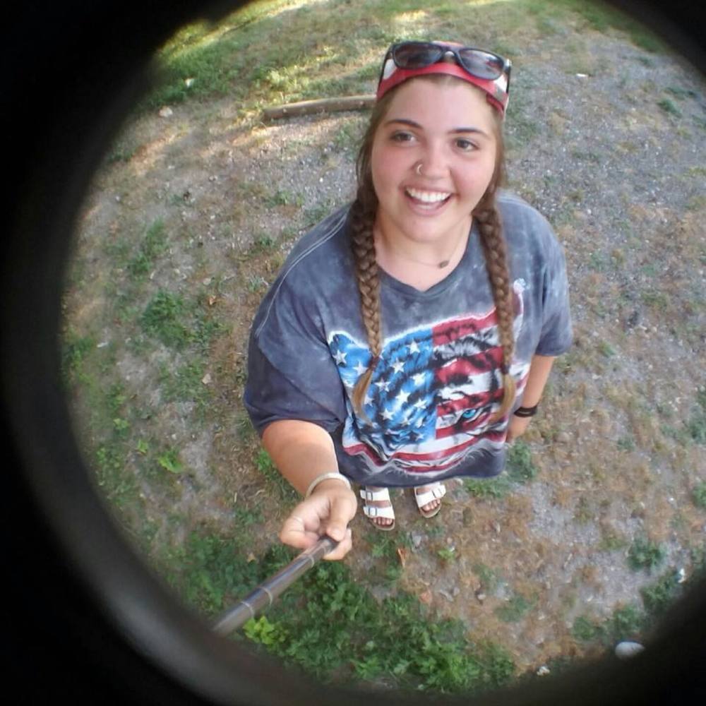 Meet your Posher, Kayla